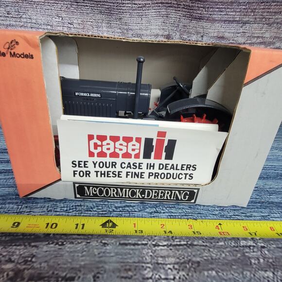 Vtg 1992 Scale model 1/16 IH Case 15-30 on steel w/frontend diecast tractor gray - Picture 7 of 11